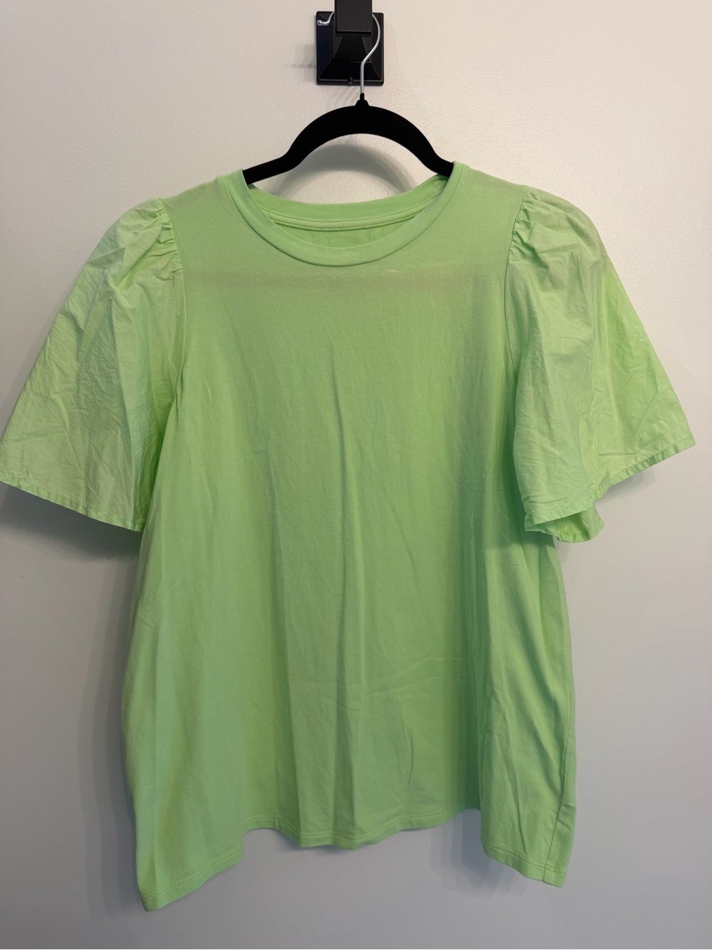 a new day Women’s Neon Lime Crewneck Tee Size: Medium